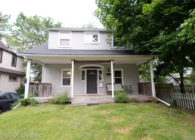 Property at 1924 Pinecrest Dr, Ferndale, MI 48220, 3 beds, 1.5 baths
