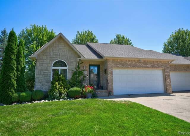 Property at 6093 Steeplechase Dr, Grand Blanc, MI 48439, 2 beds, 3 baths