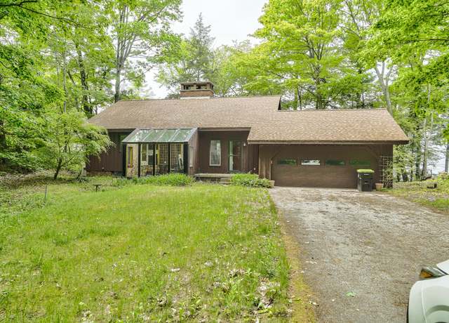Property at 3929 Bay Valley Dr, Unknown, MI 49690, 4 beds, 2 baths