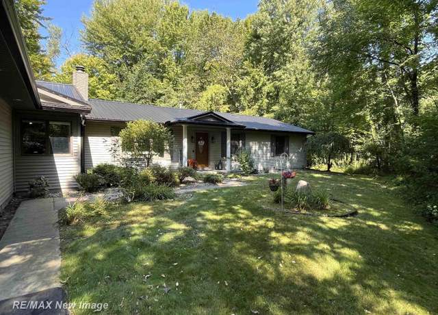 Property at 600 S Maplewood Dr, Midland, MI 48640, 4 beds, 3 baths