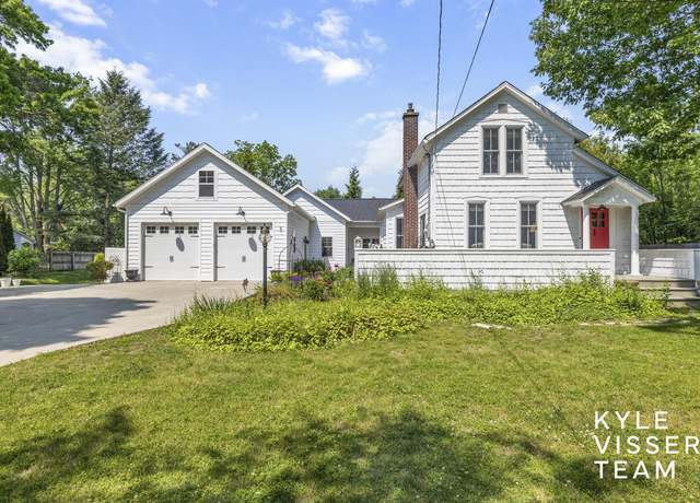 Property at 3 Woodward Ln SE, Grand Rapids, MI 49506, 4 beds, 2.5 baths