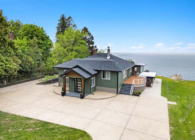 Property at 3500 Lakeshore Dr, St Joseph, MI 49085, 5 beds, 4 baths
