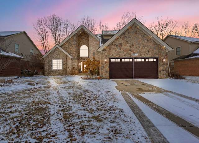 Property at 25837 Labana Woods Dr, Taylor, MI 48180, 4 beds, 2.5 baths