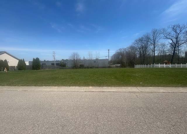 Property at 558 Boyd St, Pontiac, MI 48342