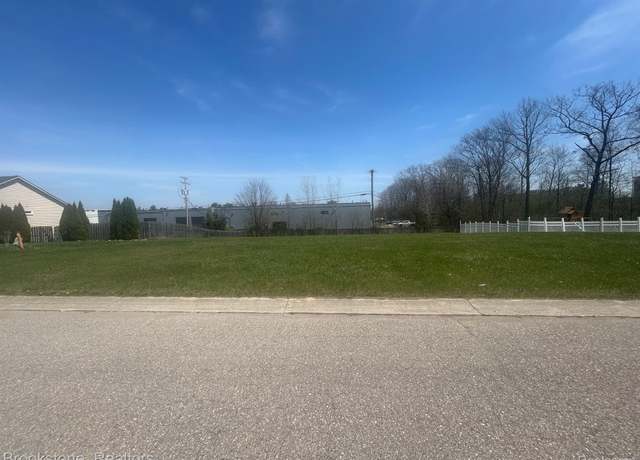 Property at 558 Boyd St, Pontiac, MI 48342