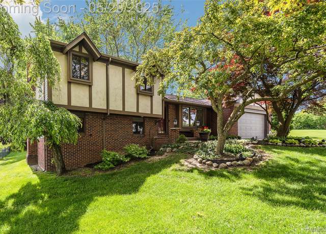 Property at 20355 Rippling Ln, Northville, MI 48167, 3 beds, 2 baths