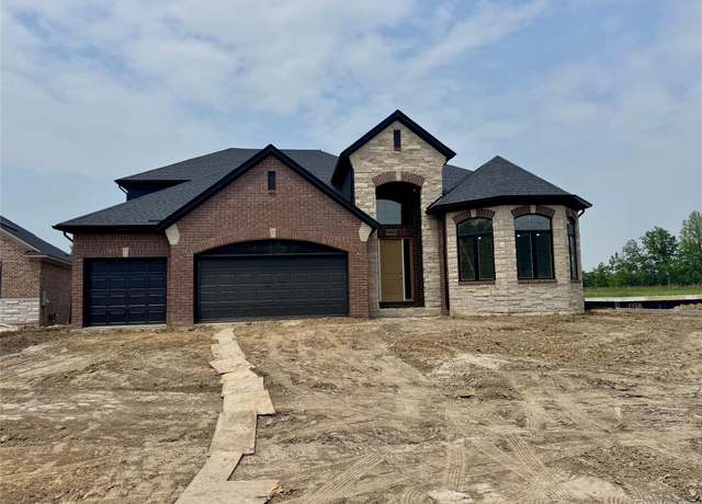 Property at 23021 Sawgrass Dr, Macomb, MI 48042, 4 beds, 3.5 baths