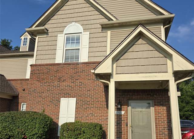 Property at 27601 Hidden Oaks Dr, Trenton, MI 48183, 2 beds, 2 baths