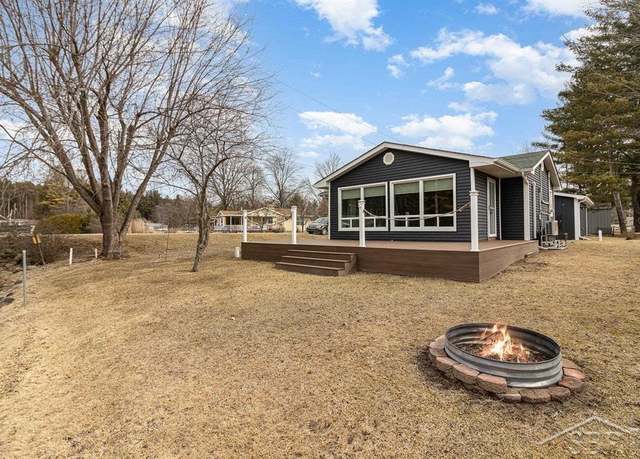 Property at 5128 Pleasant Dr, Beaverton, MI 48612, 2 beds, 1 bath
