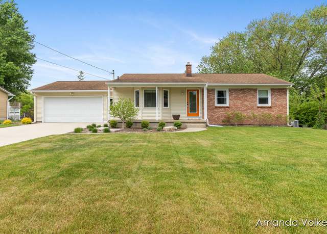 Property at 8353 Chesterton Dr SW, Byron Center, MI 49315, 3 beds, 1.5 baths