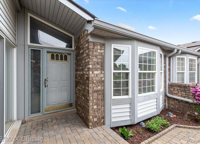 Property at 48728 Sundance Ct, Shelby Twp, MI 48315, 2 beds, 3 baths