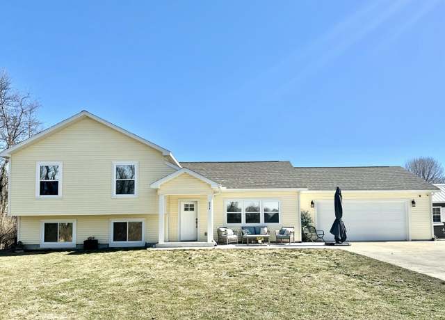 Property at 834 N Michigan St, Fremont, MI 49412, 4 beds, 3 baths