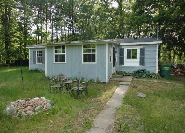 Property at 1920 S 15th St, Niles, MI 49120, 3 beds, 2 baths