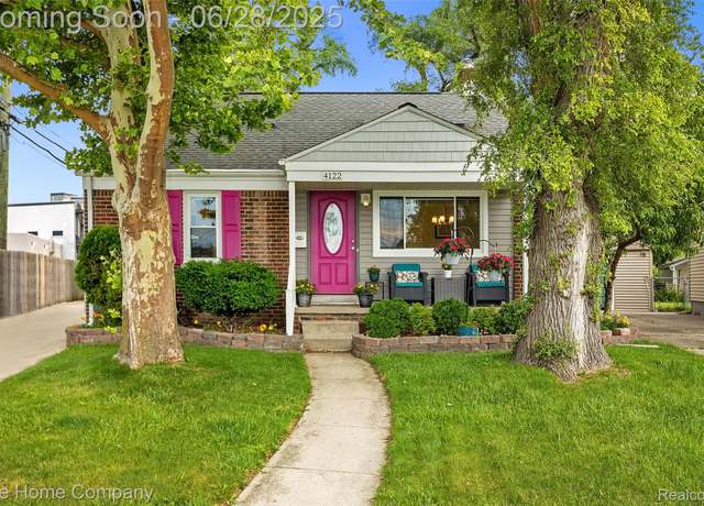 Property at 4122 Grandview Rd, Royal Oak, MI 48073, 3 beds, 3 baths