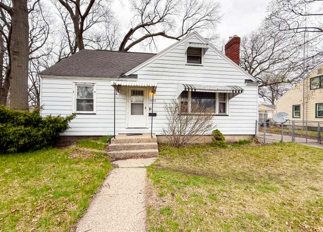 Property at 1092 Fleming Ave, Muskegon, MI 49442, 4 beds, 2 baths