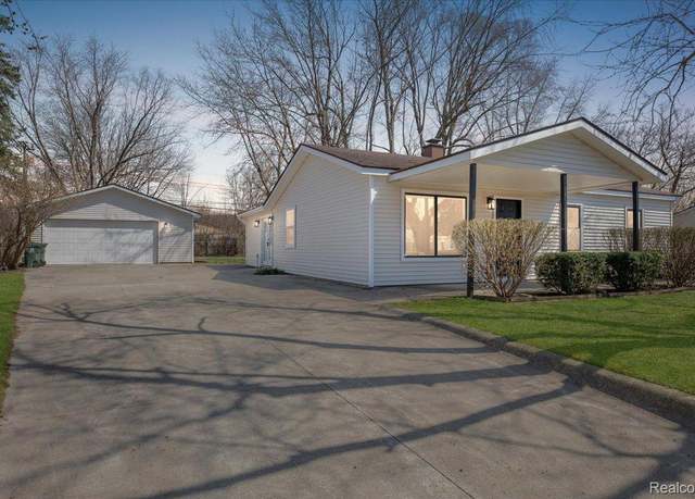 Property at 2570 Flintridge St, Lake Orion, MI 48359, 3 beds, 1 bath