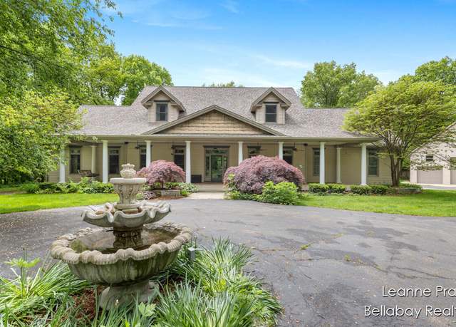 Property at 1020 E Woodlawn Ave, Hastings, MI 49058, 4 beds, 4.5 baths