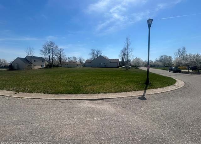 Property at 590 Jared Dr, Pontiac, MI 48342