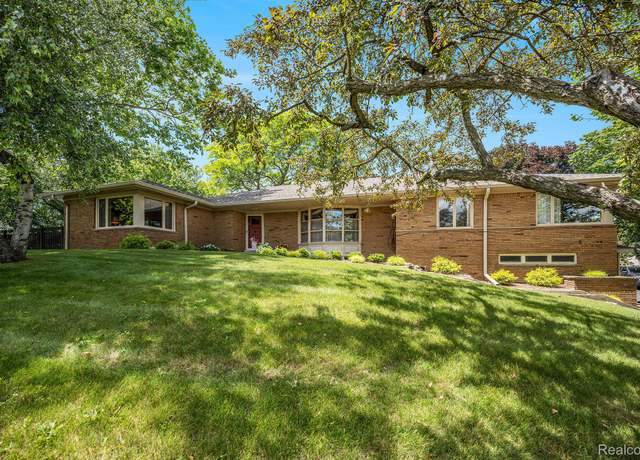 Property at 6400 N Rochester Rd, Rochester Hills, MI 48306, 4 beds, 2.5 baths