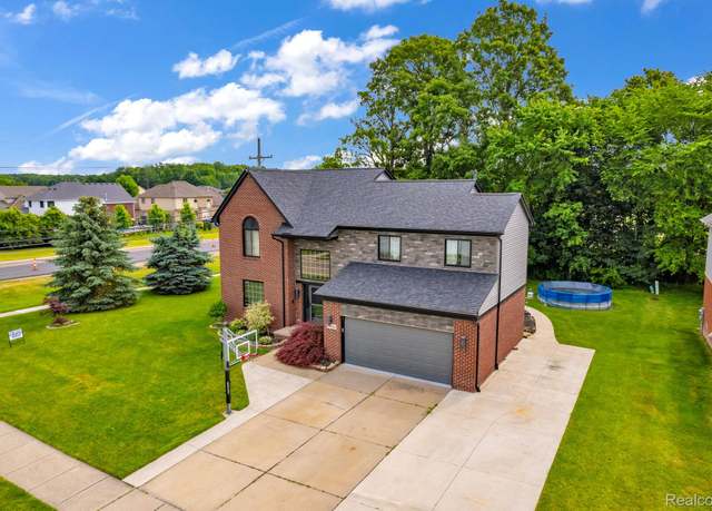 Property at 52424 Walnut Dr, Chesterfield, MI 48047, 4 beds, 2.5 baths