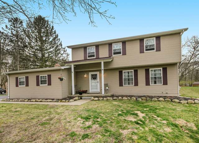 Property at 5178 Forest View Ct, Brighton, MI 48116, 4 beds, 2.5 baths