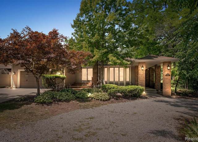 Property at 41855 Brentwood Dr, Plymouth, MI 48170, 3 beds, 2.5 baths