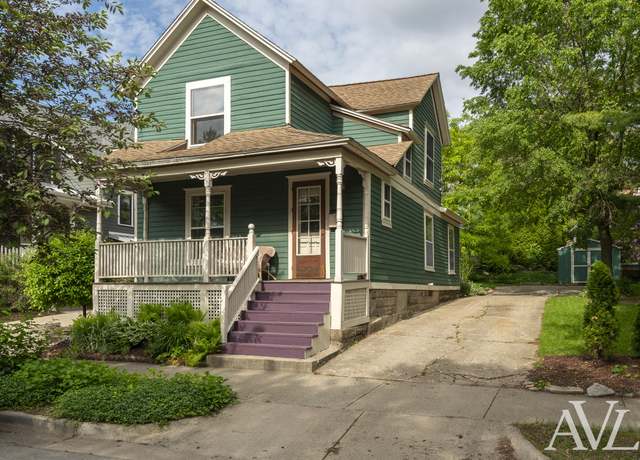 Property at 266 Prospect Ave SE, Grand Rapids, MI 49503, 3 beds, 2 baths