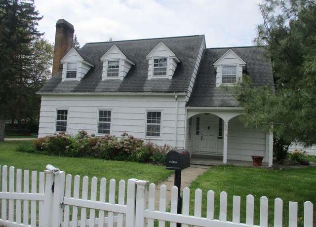 Property at 820 Elm St, Three Rivers, MI 49093, 4 beds, 1.5 baths