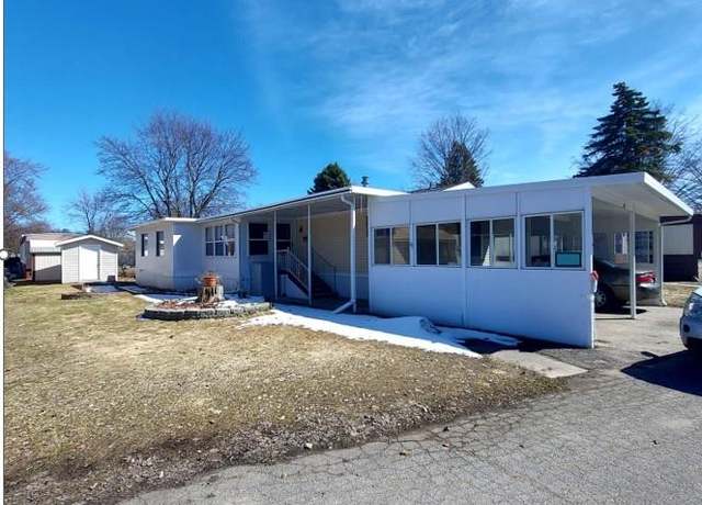 Property at 2816 N Michael Pl, Traverse City, MI 49686, 3 beds, 2 baths