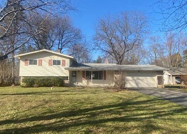 Property at 6111 Woodmoor Dr, Burton, MI 48509, 3 beds, 1.5 baths