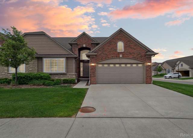 Property at 5104 Hawkseye Trce, Warren, MI 48092, 2 beds, 2 baths
