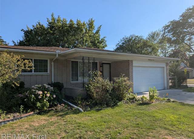 Property at 2704 Berkshire Dr, Troy, MI 48083, 3 beds, 1.5 baths