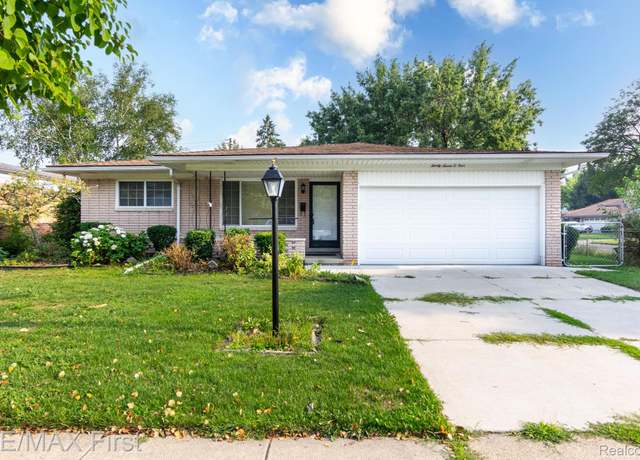 Property at 2704 Berkshire Dr, Troy, MI 48083, 3 beds, 1.5 baths