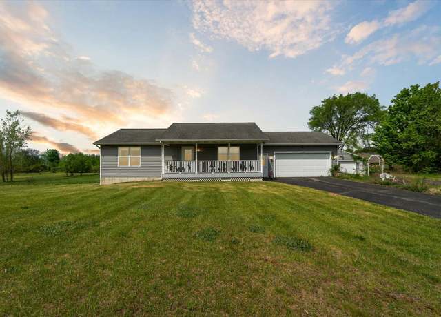 Property at 2466 10th St, Shelbyville, MI 49344, 3 beds, 2 baths