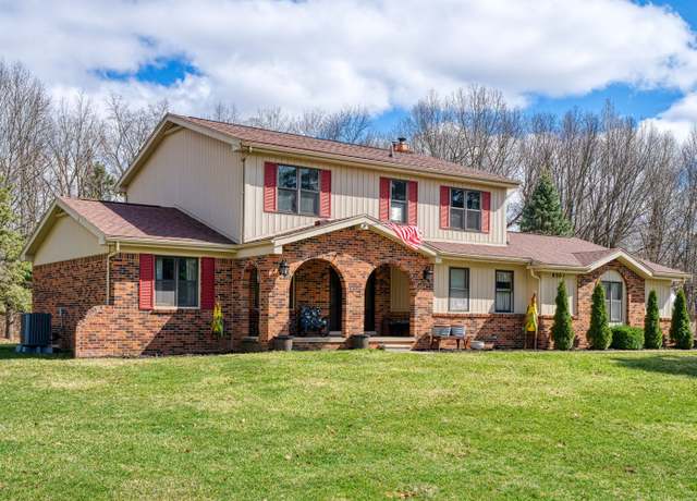 Property at 6300 Victoria Ct, Fenton, MI 48430, 4 beds, 2.5 baths