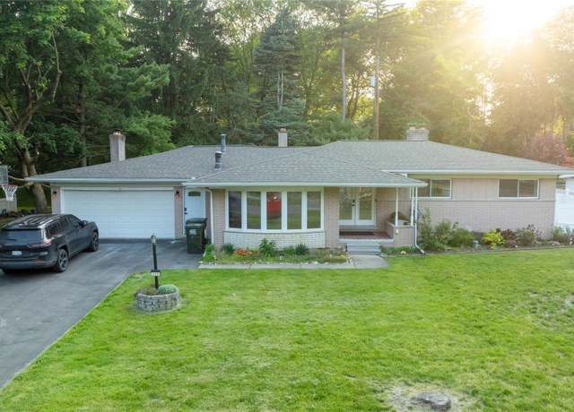 Property at 626 Wilwood Rd, Rochester Hills, MI 48309, 5 beds, 3 baths