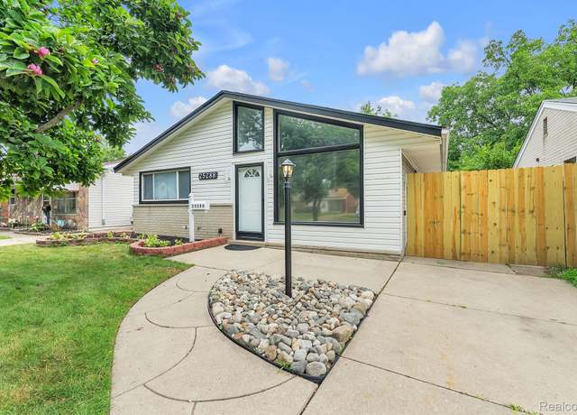 Property at 25288 Hopkins St, Dearborn Heights, MI 48125, 2 beds, 1 bath