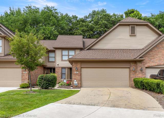 Property at 5357 Royal Vale Ln, Dearborn, MI 48126, 3 beds, 2.5 baths