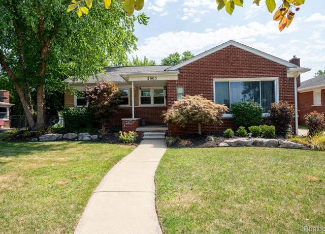 Property at 2905 Bridge St, Trenton, MI 48183, 3 beds, 1.5 baths