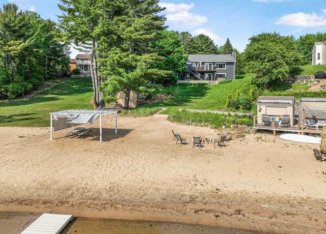 Property at 5163 Silver Cove Dr, Traverse City, MI 49685, 5 beds, 3 baths