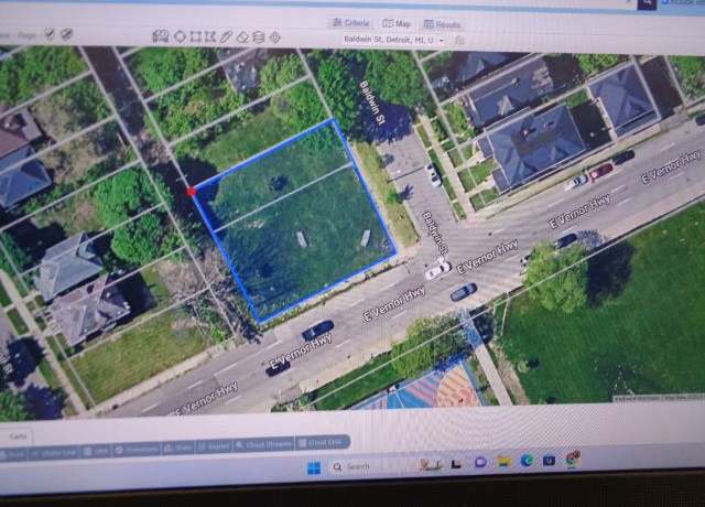 Property at 2401 Baldwin St, Detroit, MI 48214