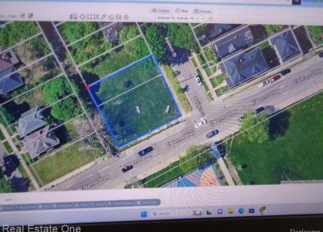Property at 2401 Baldwin St, Detroit, MI 48214