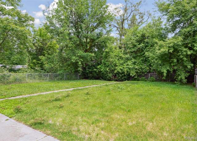 Property at 16184 Robson St, Detroit, MI 48235, 3 beds, 1.5 baths