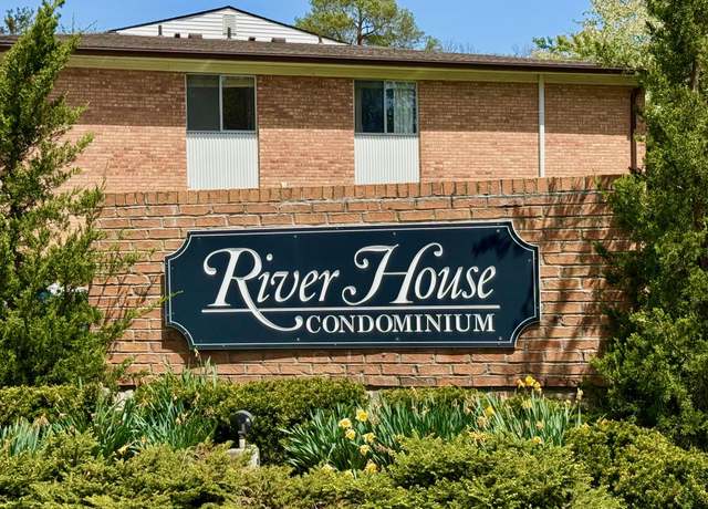 Property at 1233 Island Dr #203, Ann Arbor, MI 48105, 2 beds, 1 bath