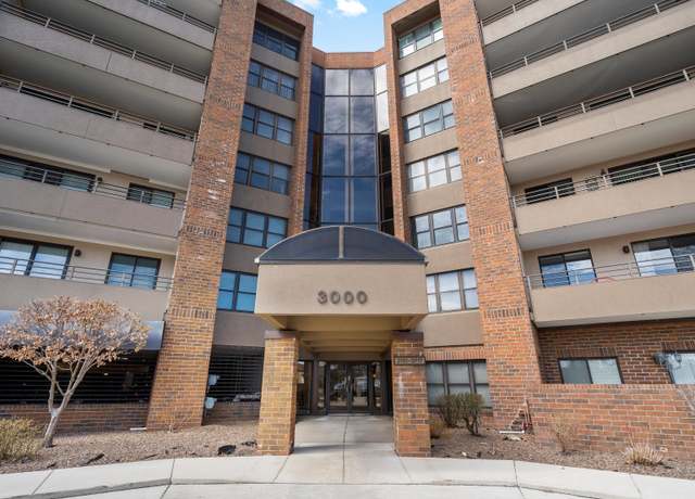 Property at 3103 Country Club Dr, St Clair Shores, MI 48082, 2 beds, 2 baths