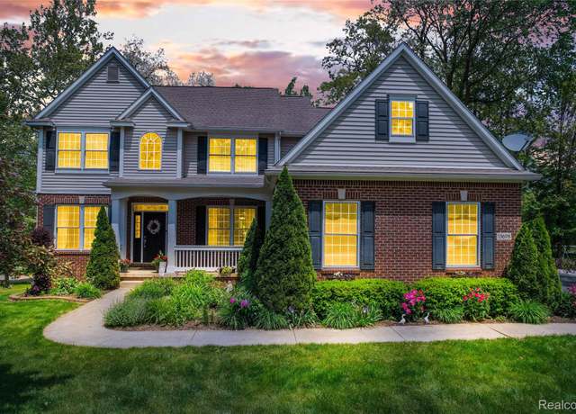Property at 13698 Webbs Shore Dr, Gregory, MI 48137, 5 beds, 4 baths