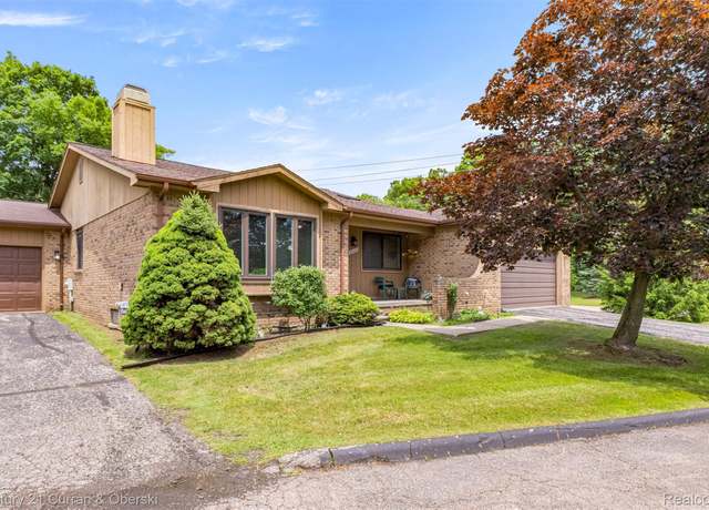 Property at 31450 Orchard Brook Ct #8, Farmington Hills, MI 48336, 2 beds, 2 baths