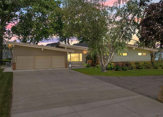 Property at 22442 W River Rd, Grosse Ile, MI 48138, 3 beds, 2 baths