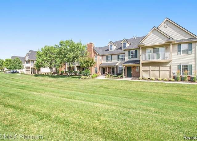 Property at 4122 Hampton Ridge Blvd, Howell, MI 48843, 2 beds, 2 baths