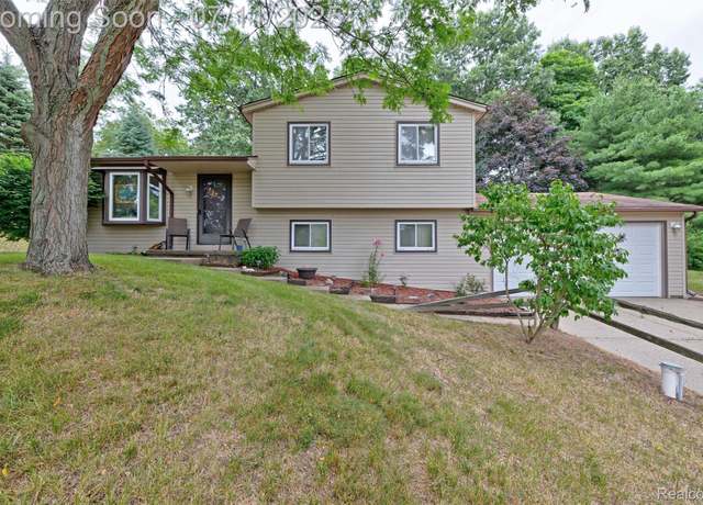 Property at 1731 Dunwoodie St, Ortonville, MI 48462, 3 beds, 1 bath